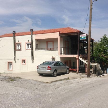 Πανδοχείο Λίμνης Πλαστήρα Hotel Kastania  ภายนอก รูปภาพ