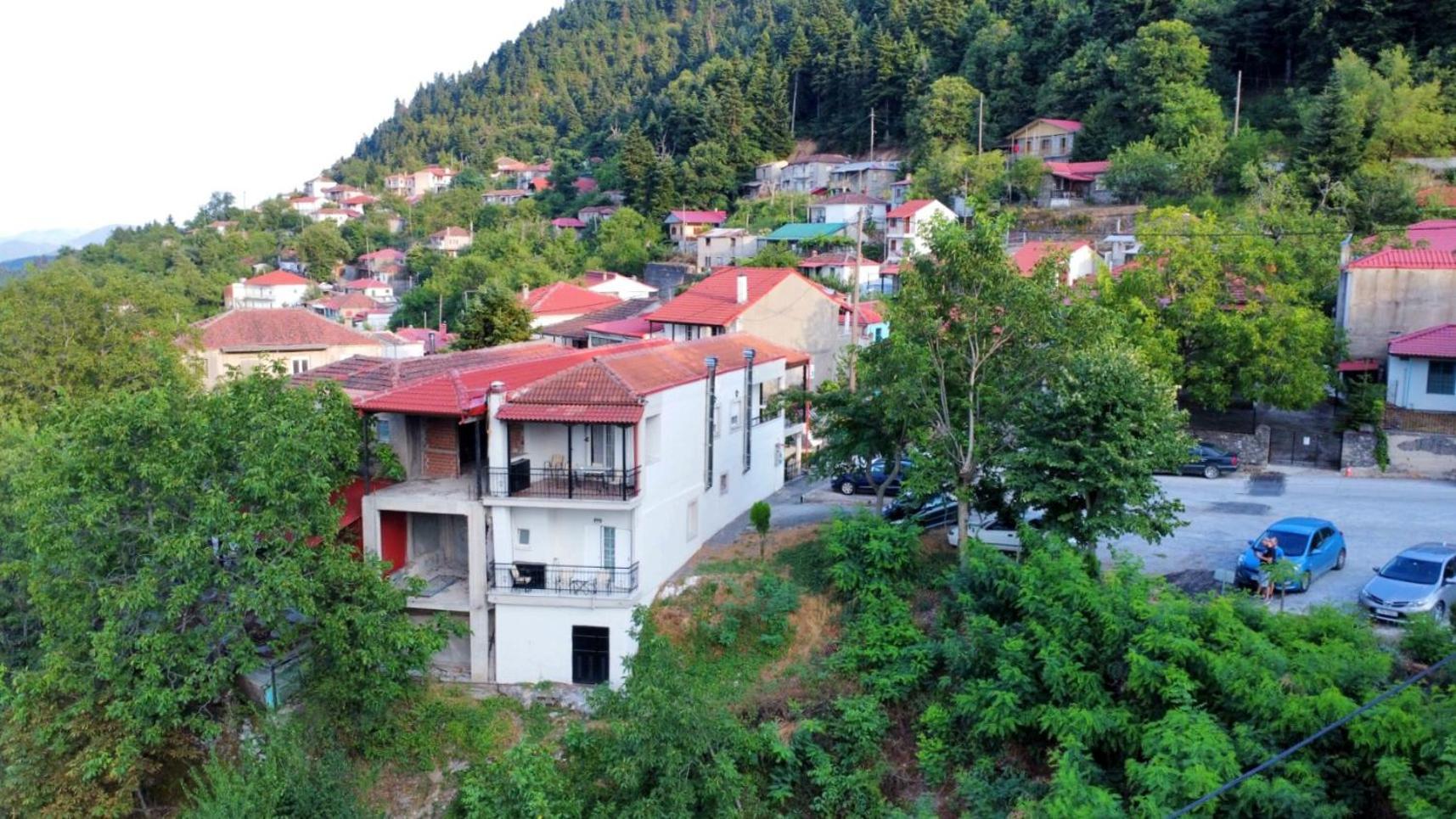 Πανδοχείο Λίμνης Πλαστήρα Hotel Kastania  ภายนอก รูปภาพ